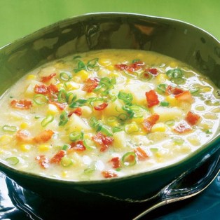 Суп-пюре с кукурузой, картофелем и беконом