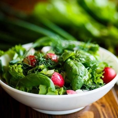 Витаминные салаты из свежей крапивы