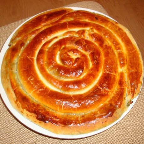 Пирог сырный из слоеного текста «На закуску»